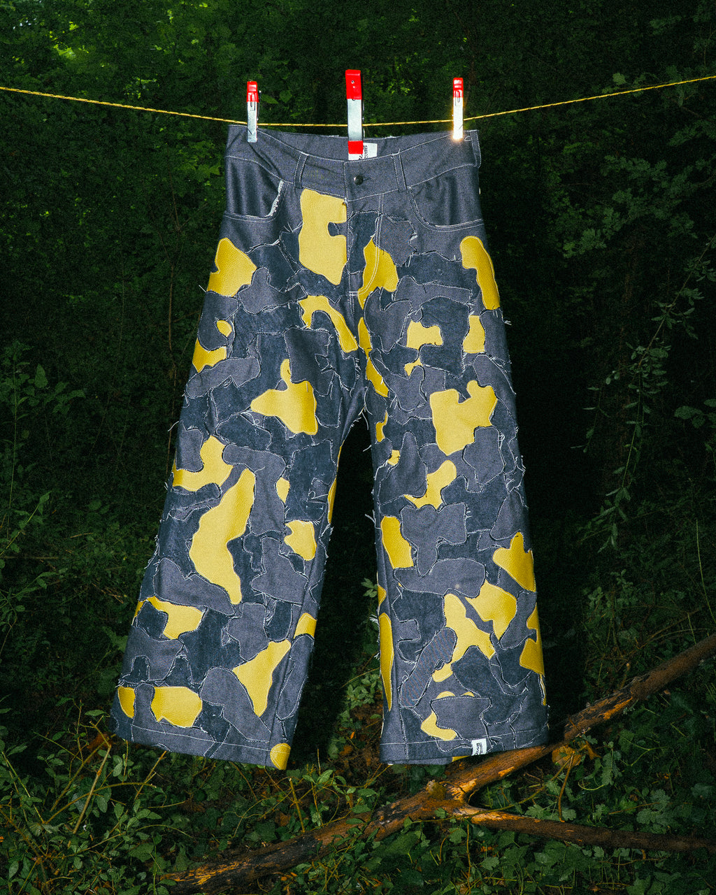Pantalon en Jean Patchwork Camo