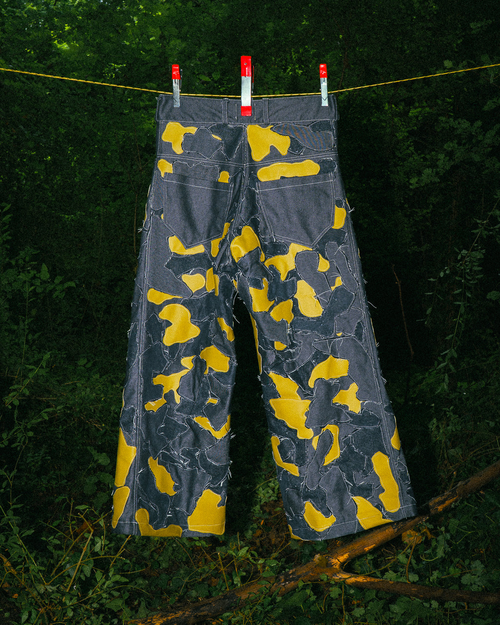 Pantalon en Jean Patchwork Camo